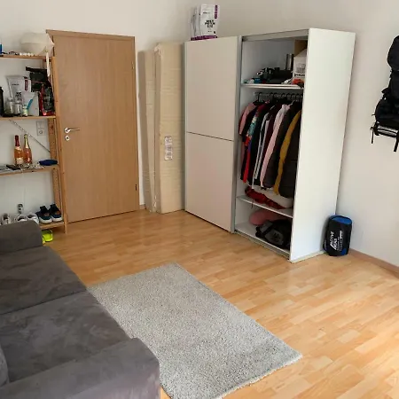 Zur Zwischenmiete *